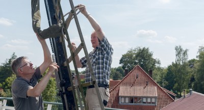 30 mei 2026. De zeilen worden vastgezet