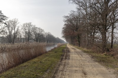 Zandweg langs kanaal Almelo Nordhorn. 