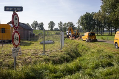 Haarlefertsweg afgesloten ivm werkzaamheden door oa de mannen van Jansen uit Wijhe.