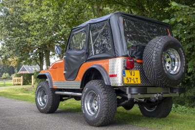 Reutum restauratie project van Gerrit uit de Klumperstraat. Model Jeep