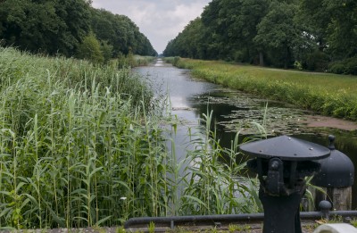 Kanaal Almelo Nordhorn gezien vanaf dubbele sluis Reutum. 26 juni 2025