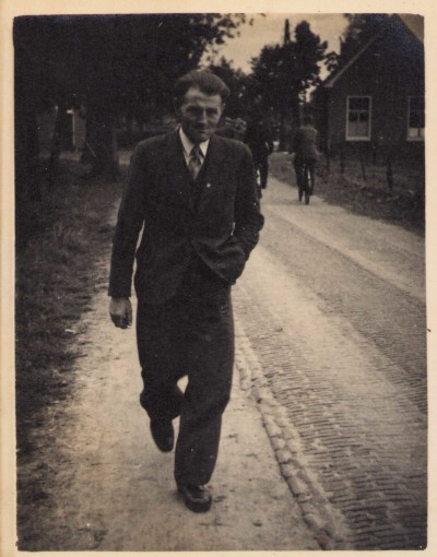 J.G. Snijders, vader van Johan Snijders. w.s. in Reutum. zonder jaartal. Uit fotoarchief van Johan Snijders