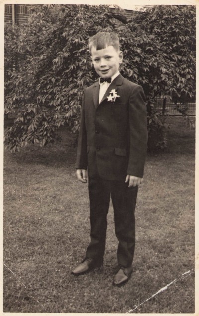 Laurens Snijders eerste communie Reutum, jaren zestig Reutum, van de twintigste eeuw.