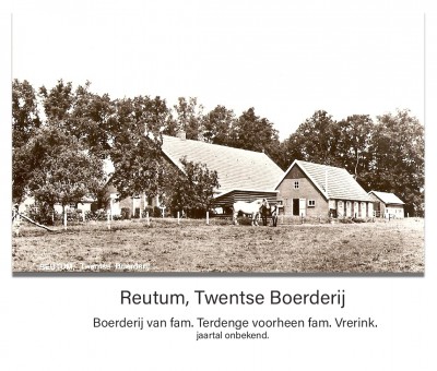 Ansichtkaart met de tekst Reutum Twentse Boerderij.
