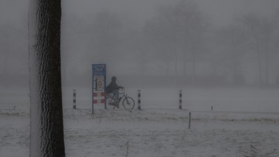 2026 januari Eenzame fietser Reutum  ©Erik Olde Scholtenhuis